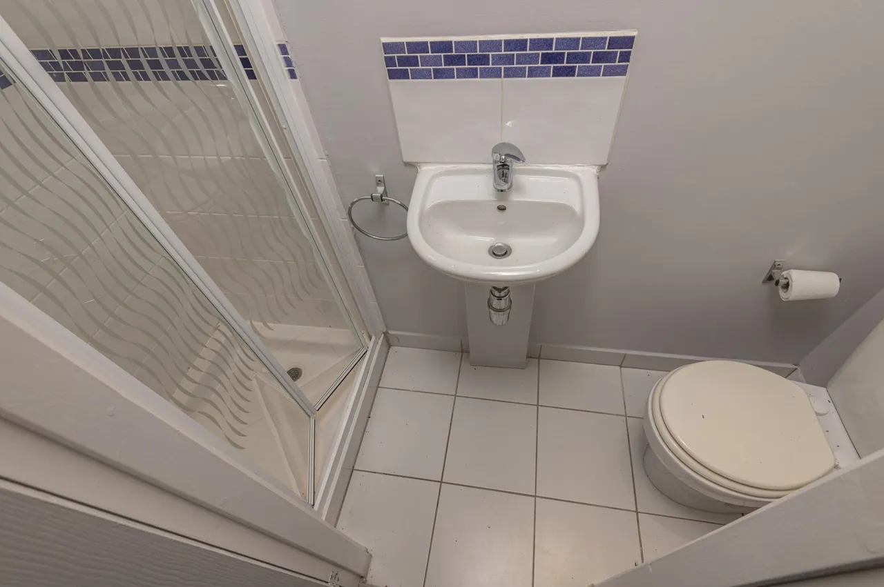 Gledhow Wood Avenue, Roundhay, LS8, photo 6