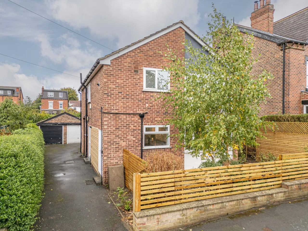 2 bed flat to rent, Gledhow Wood Avenue, Roundhay, LS8