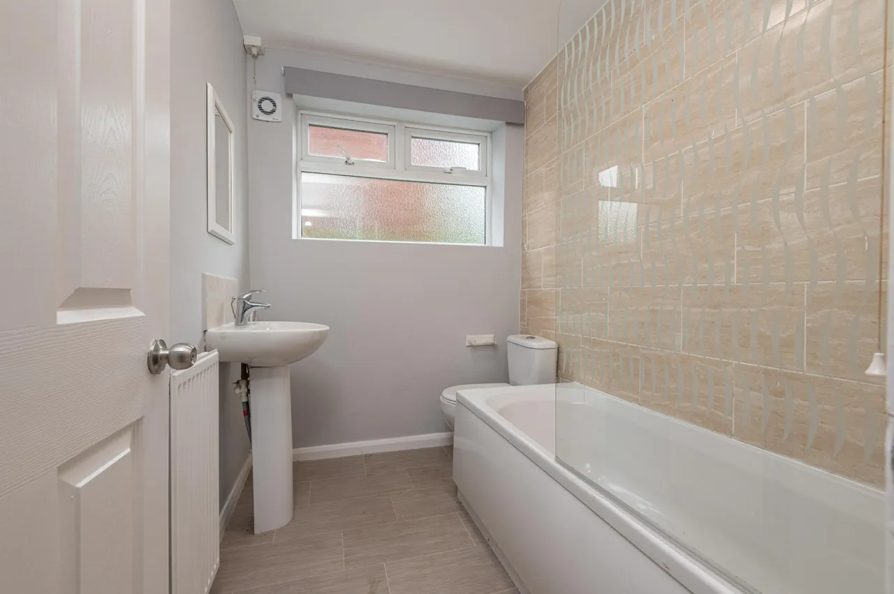 Gledhow Wood Avenue, Roundhay, LS8, photo 8