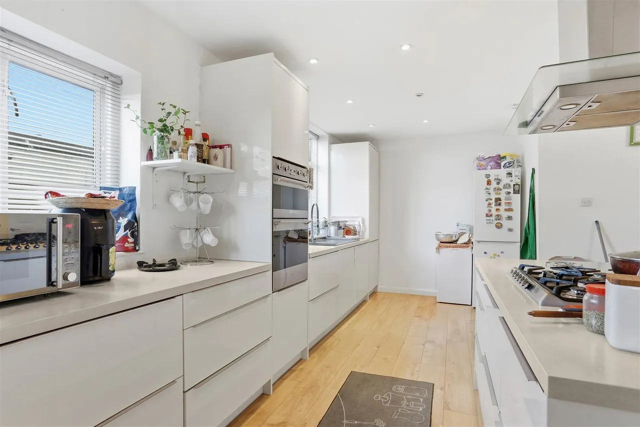 Alberta Avenue, Cheam, Surrey, SM1 2LJ, photo 4