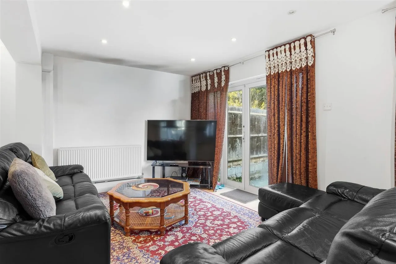 Alberta Avenue, Cheam, Surrey, SM1 2LJ, photo 7