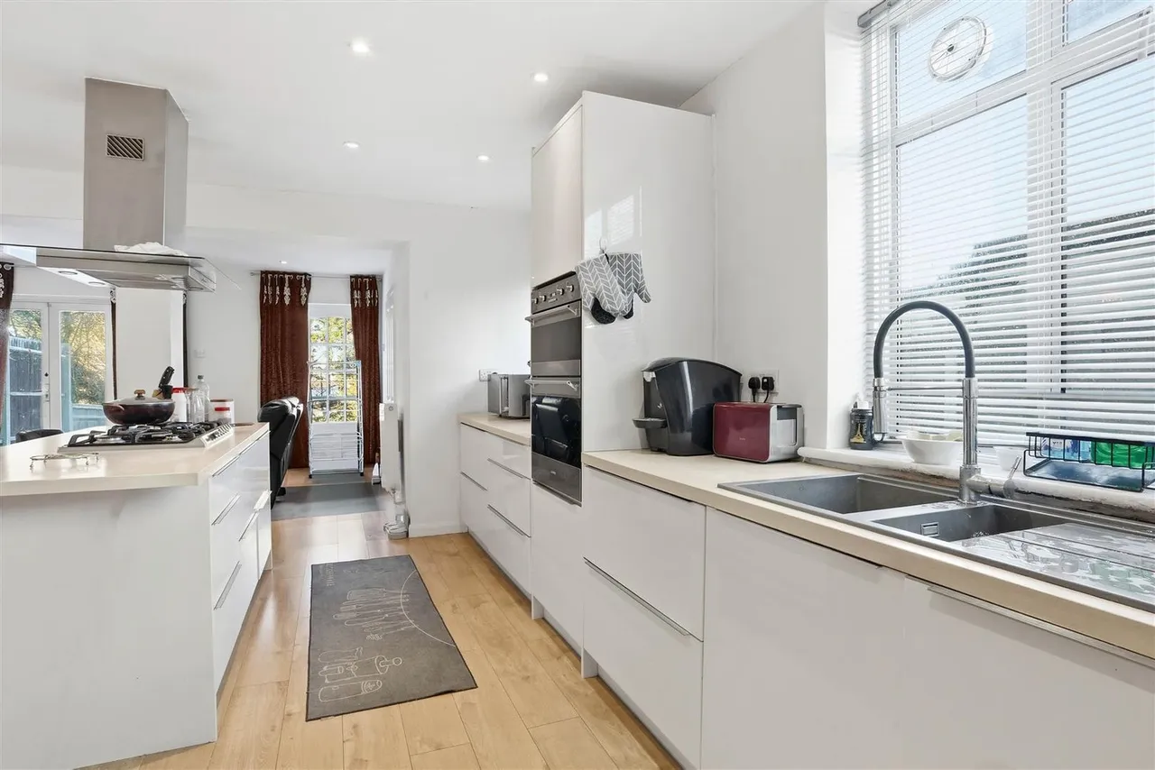 Alberta Avenue, Cheam, Surrey, SM1 2LJ, photo 8