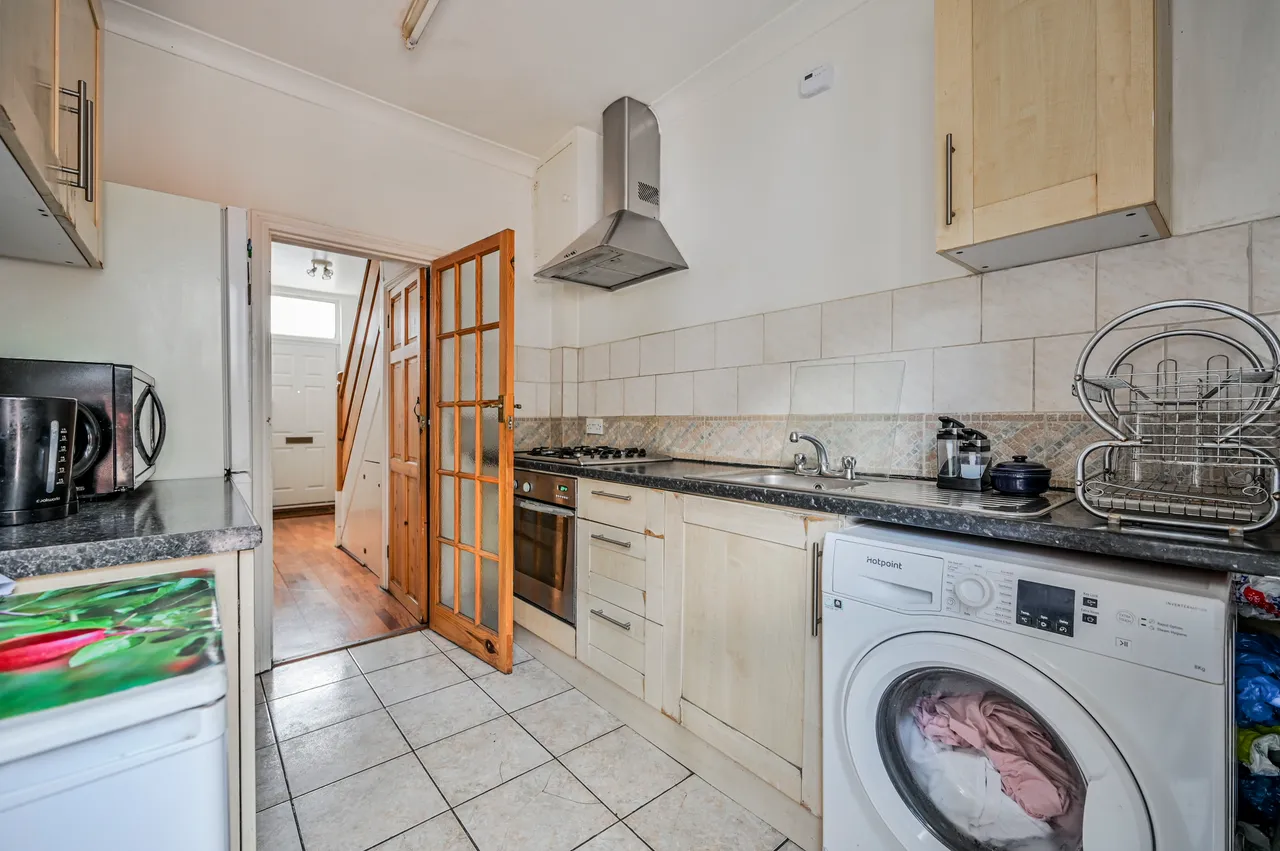 25 Scarborough Road, London, photo 7