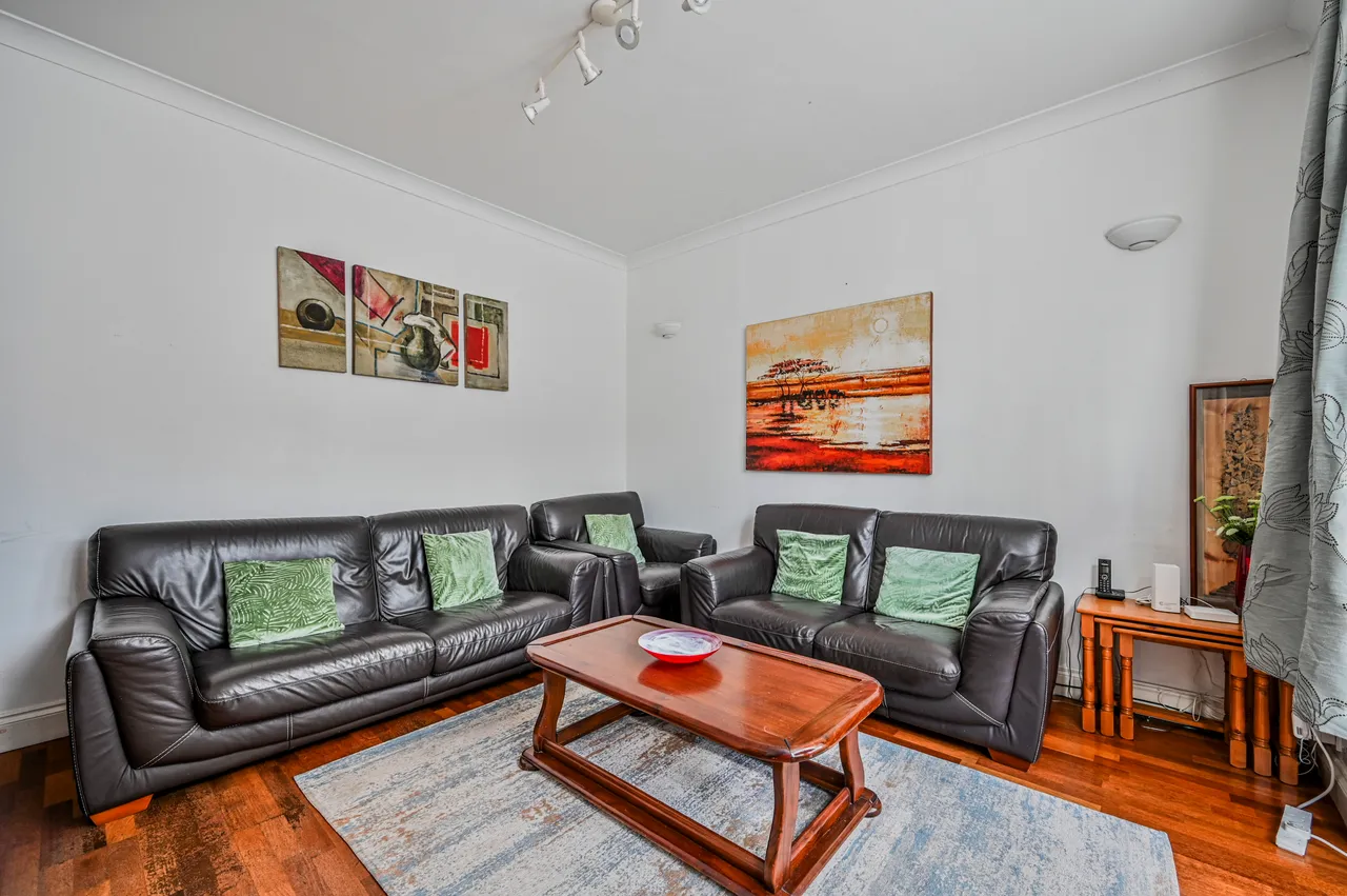 3 bed house for sale — 25 Scarborough Road, London