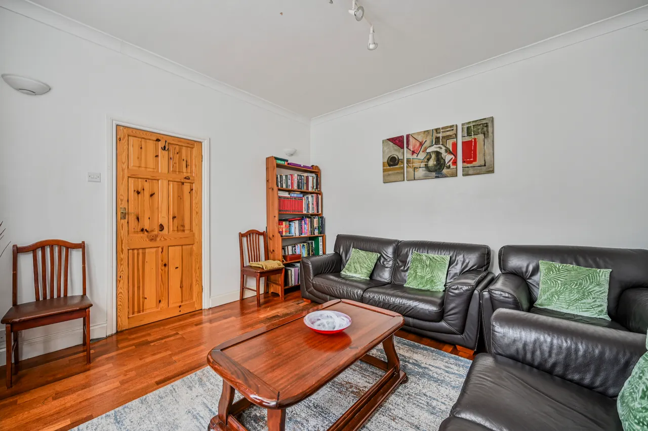 25 Scarborough Road, London, photo 4