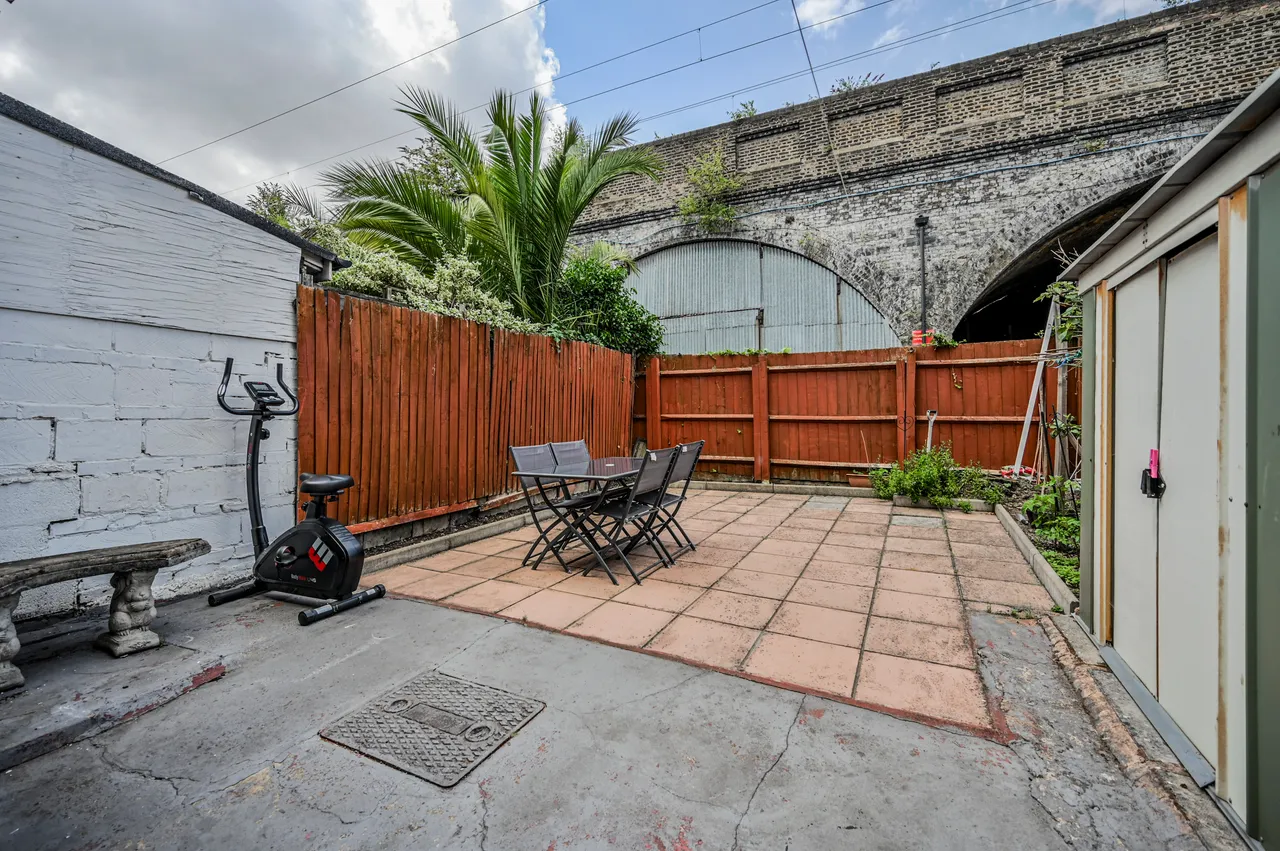 25 Scarborough Road, London, photo 5