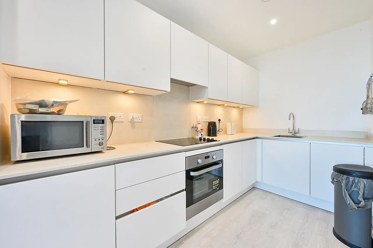 Flat 160, Barratt House, Hounslow, photo 8