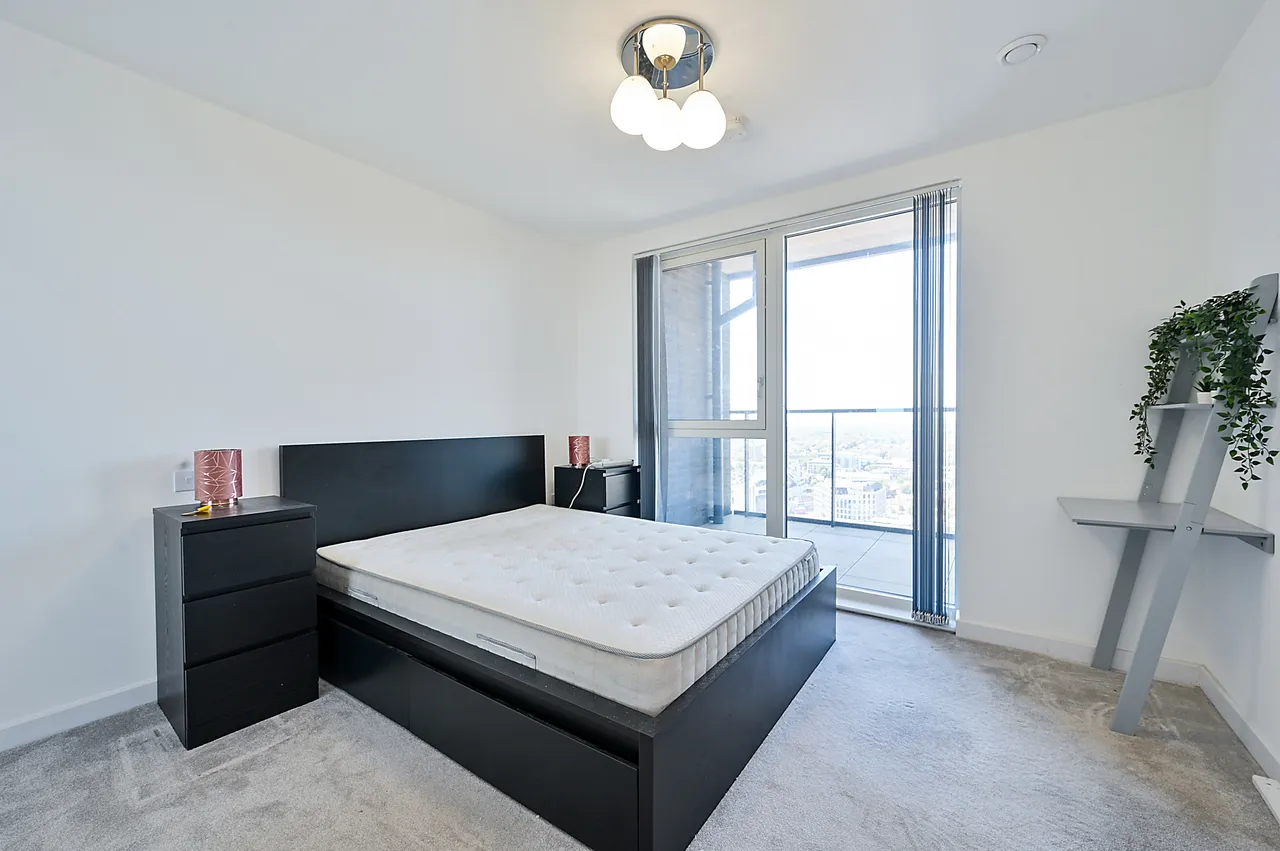 Flat 160, Barratt House, Hounslow, photo 4
