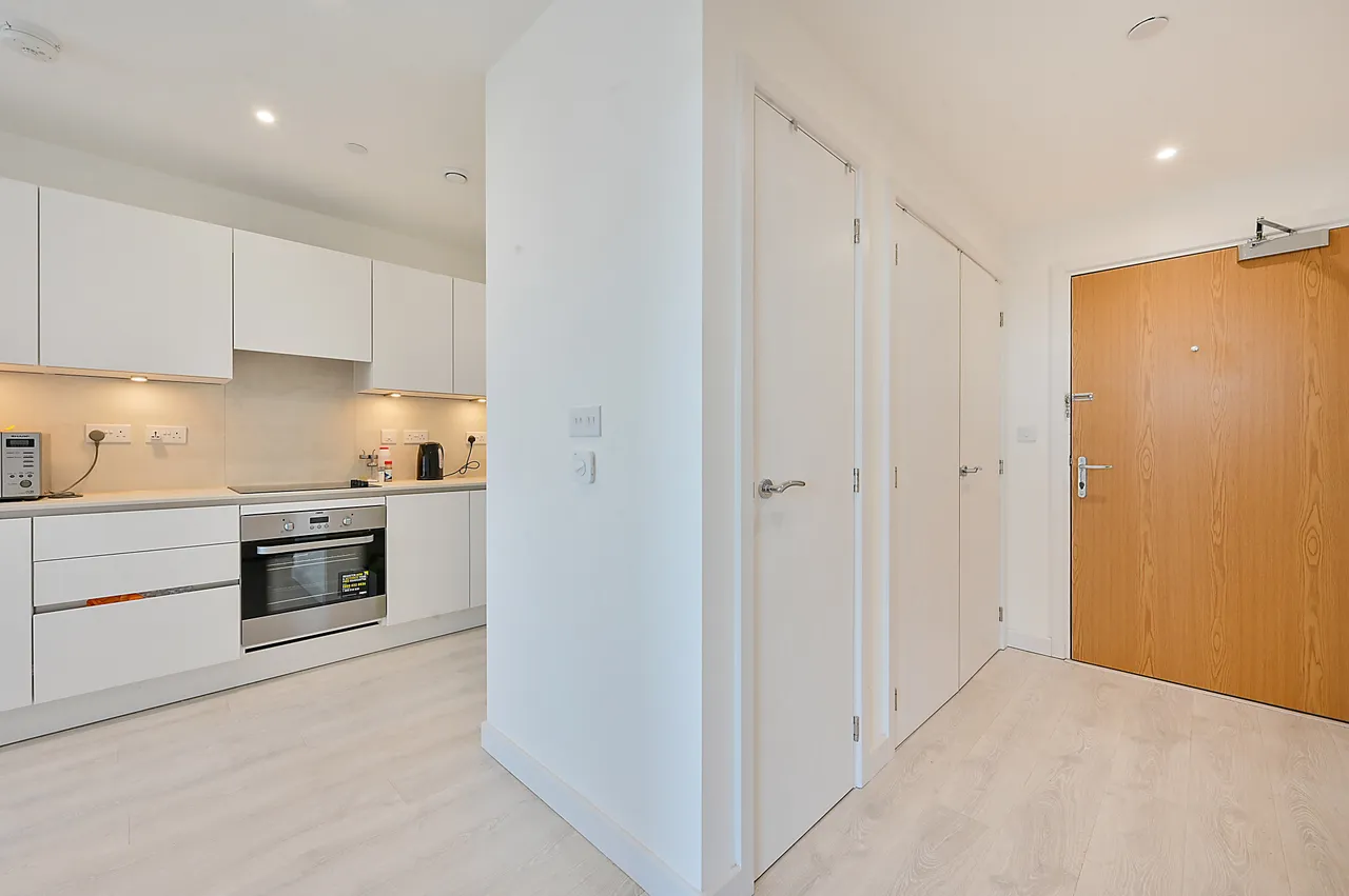 Flat 160, Barratt House, Hounslow, photo 7