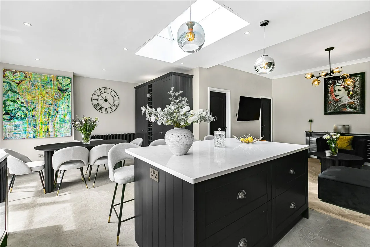 Cedar Avenue, Barnet, Hertfordshire, EN4 8DY, photo 4
