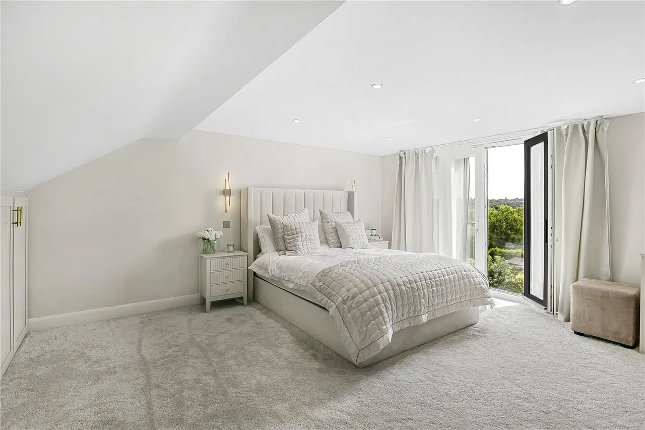 Cedar Avenue, Barnet, Hertfordshire, EN4 8DY, photo 15