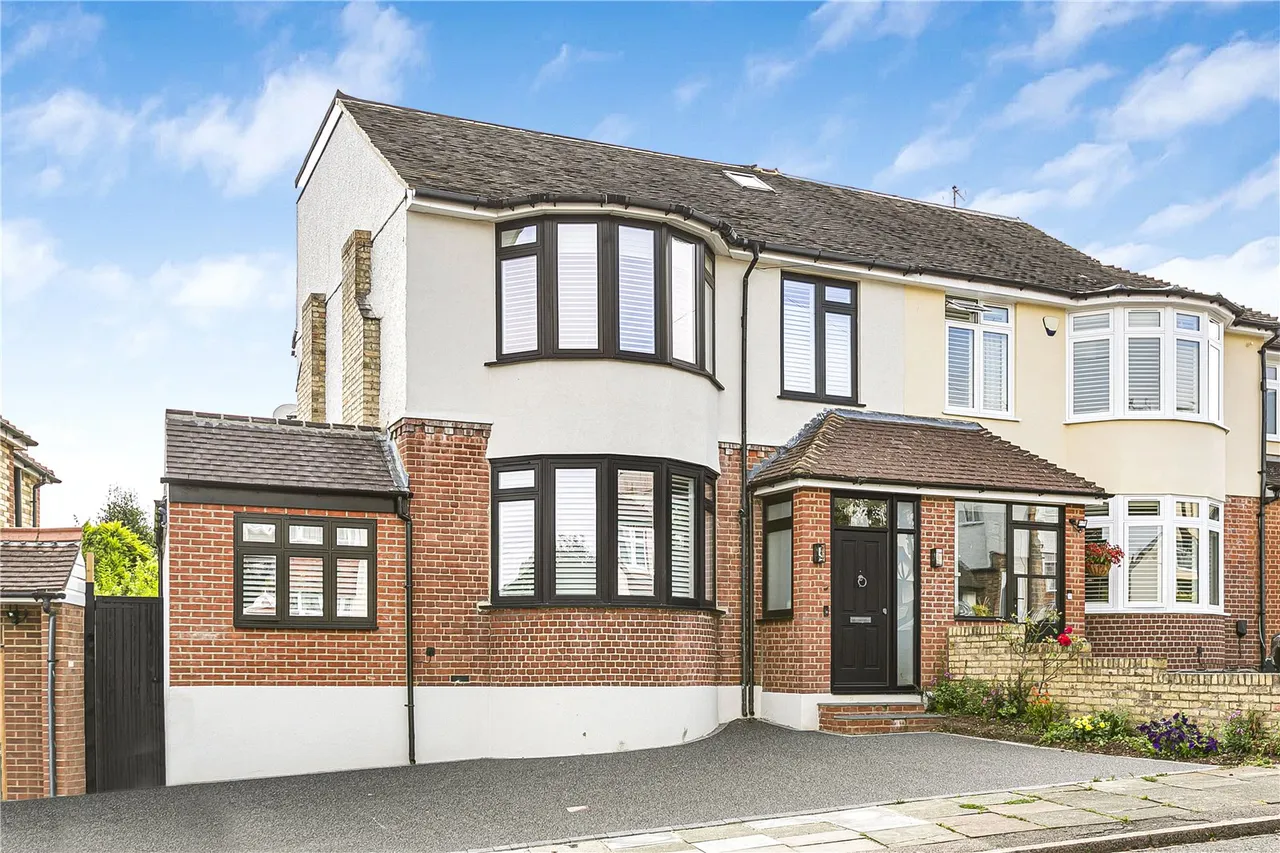4 bed house for sale — Cedar Avenue, Barnet, Hertfordshire, EN4 8DY