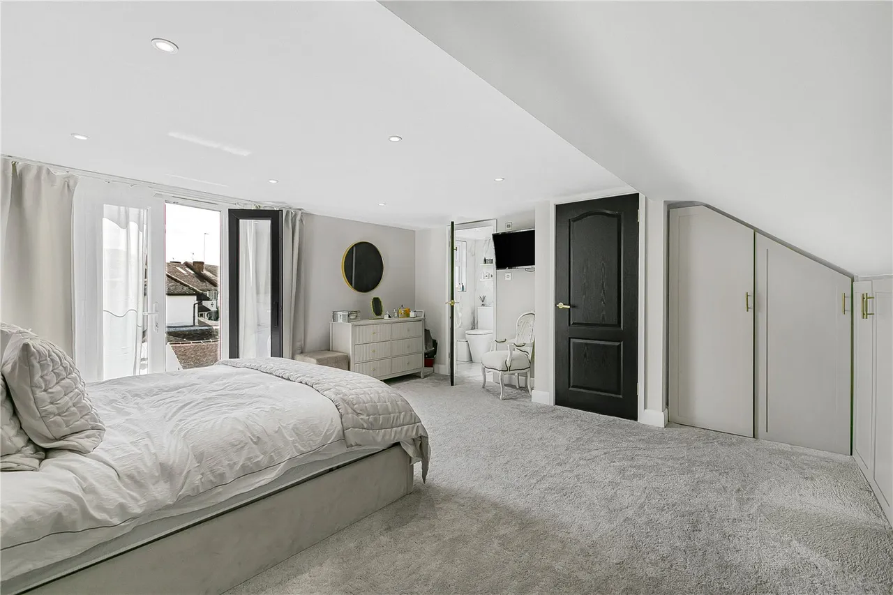 Cedar Avenue, Barnet, Hertfordshire, EN4 8DY, photo 14