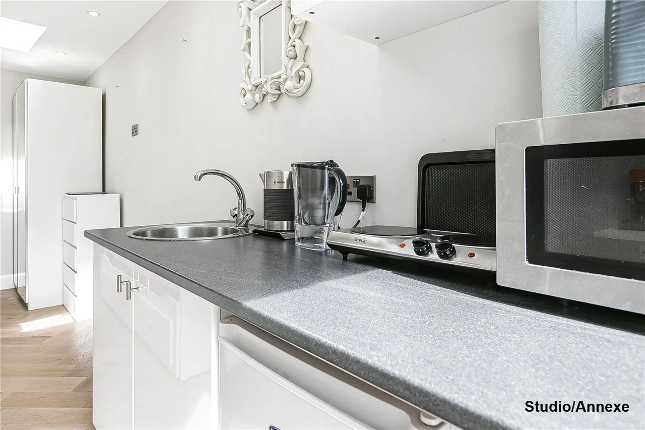 Cedar Avenue, Barnet, Hertfordshire, EN4 8DY, photo 26