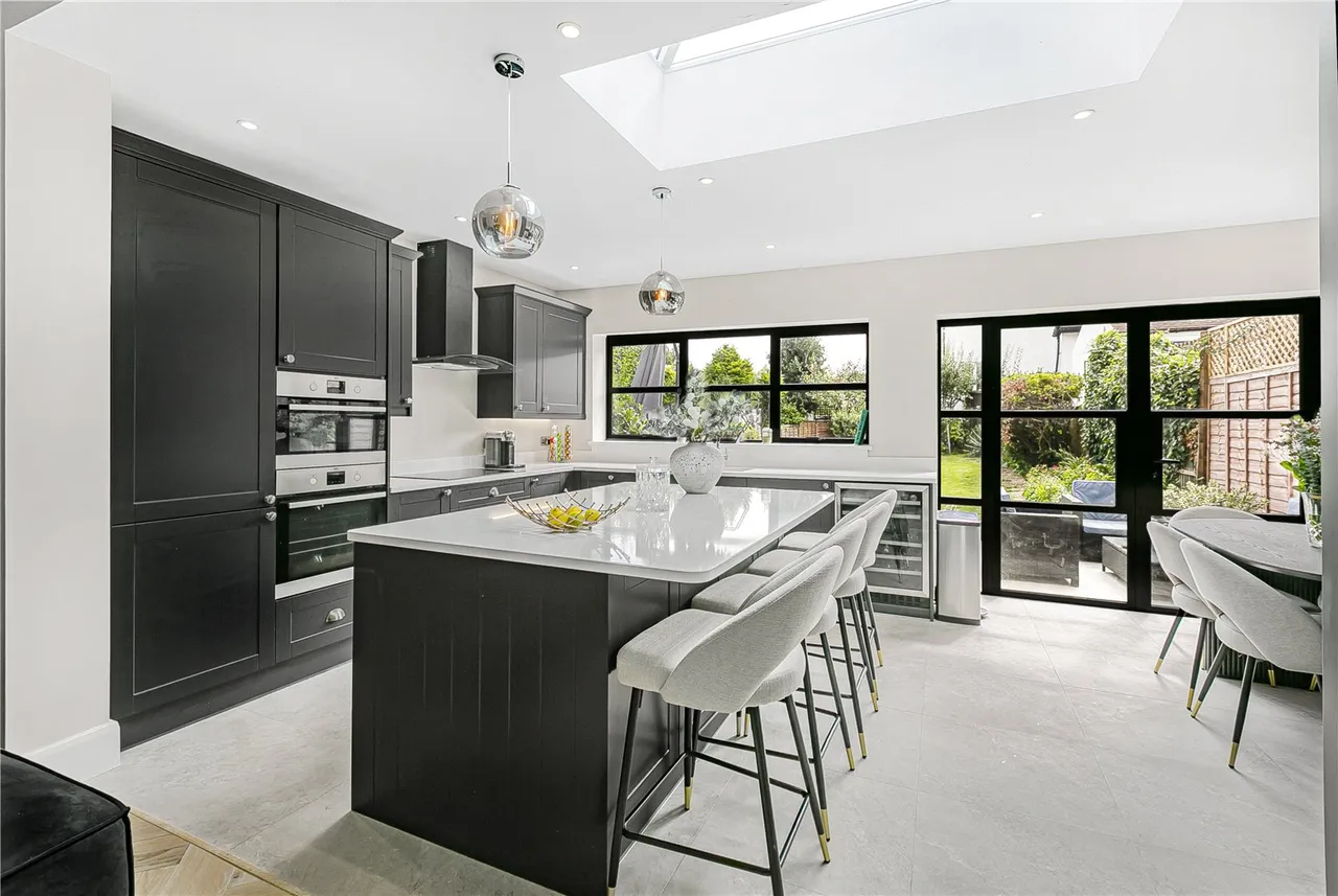 Cedar Avenue, Barnet, Hertfordshire, EN4 8DY, photo 9