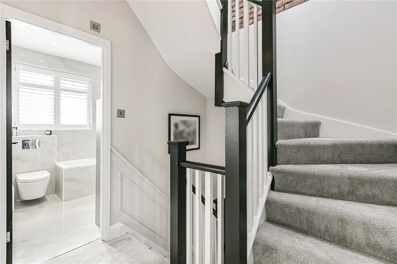 Cedar Avenue, Barnet, Hertfordshire, EN4 8DY, photo 12