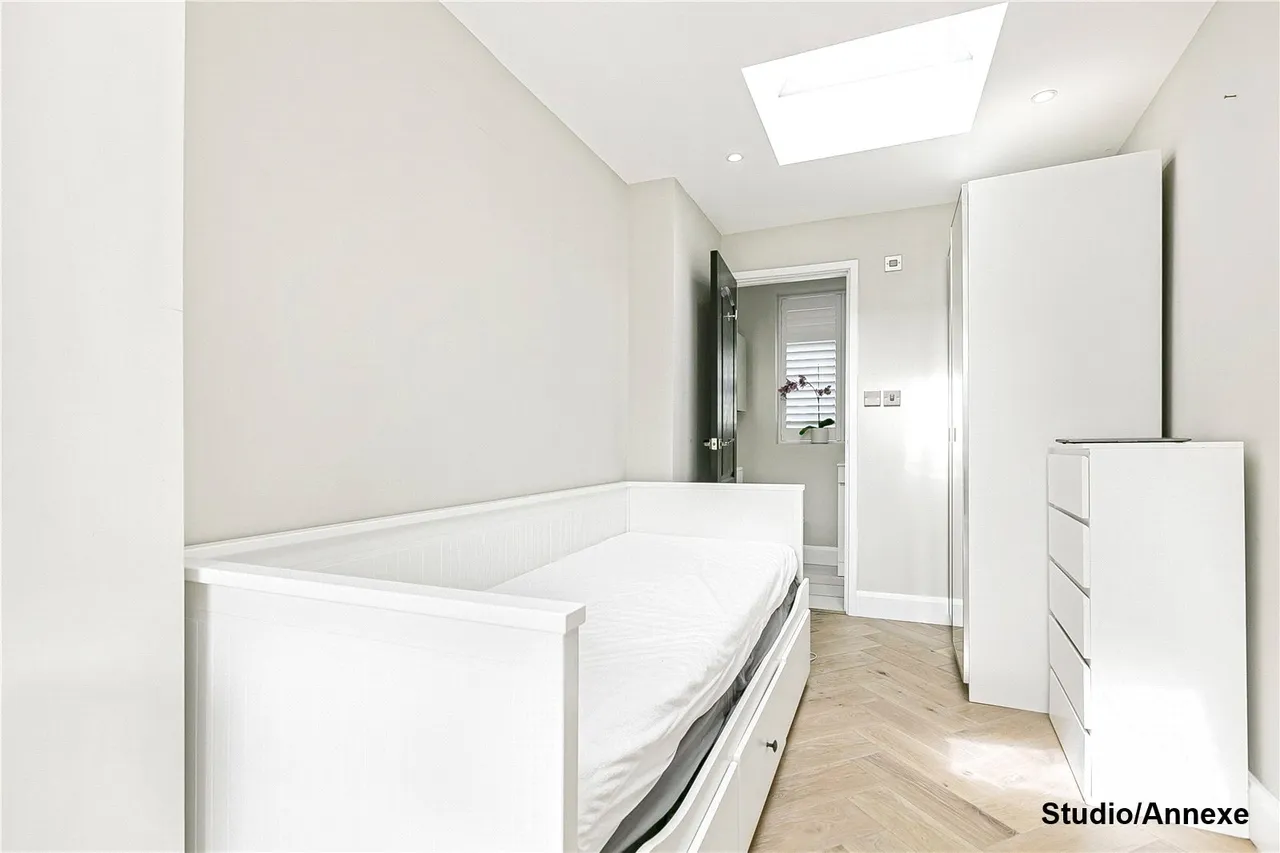 Cedar Avenue, Barnet, Hertfordshire, EN4 8DY, photo 23