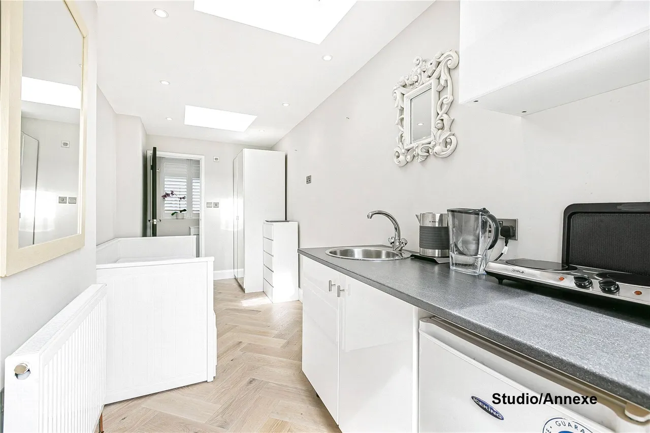 Cedar Avenue, Barnet, Hertfordshire, EN4 8DY, photo 24