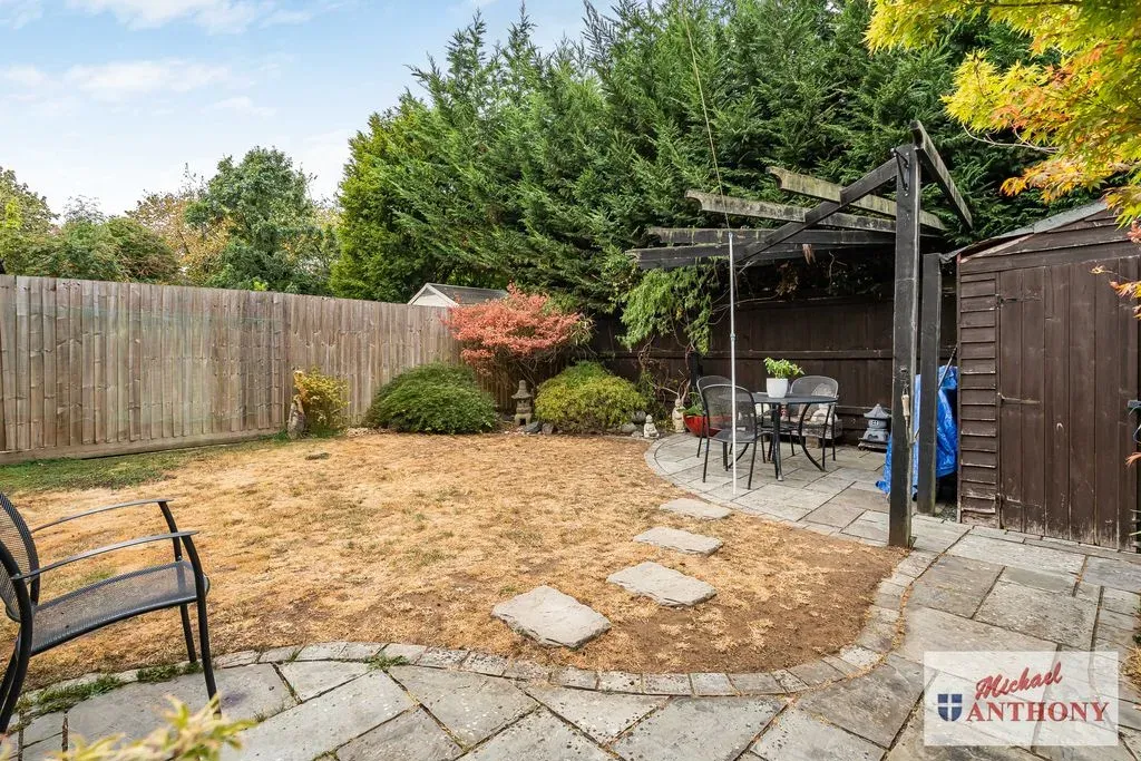 Butlers Grove, Great Linford, Milton Keynes, Buckinghamshire, MK14 5DT, photo 4