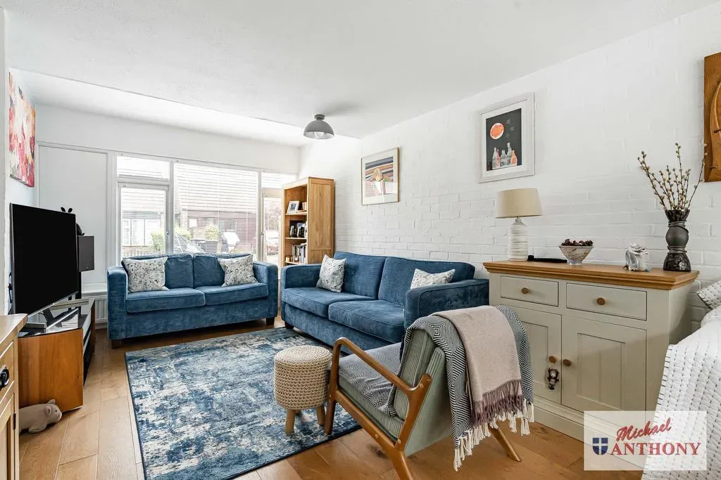Butlers Grove, Great Linford, Milton Keynes, Buckinghamshire, MK14 5DT, photo 5