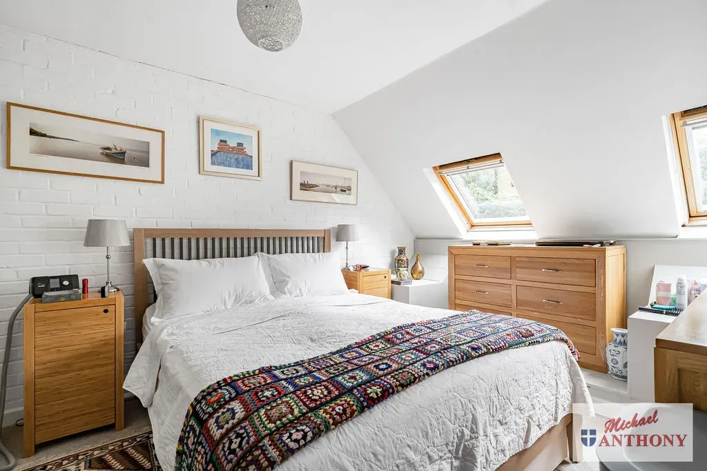 Butlers Grove, Great Linford, Milton Keynes, Buckinghamshire, MK14 5DT, photo 6