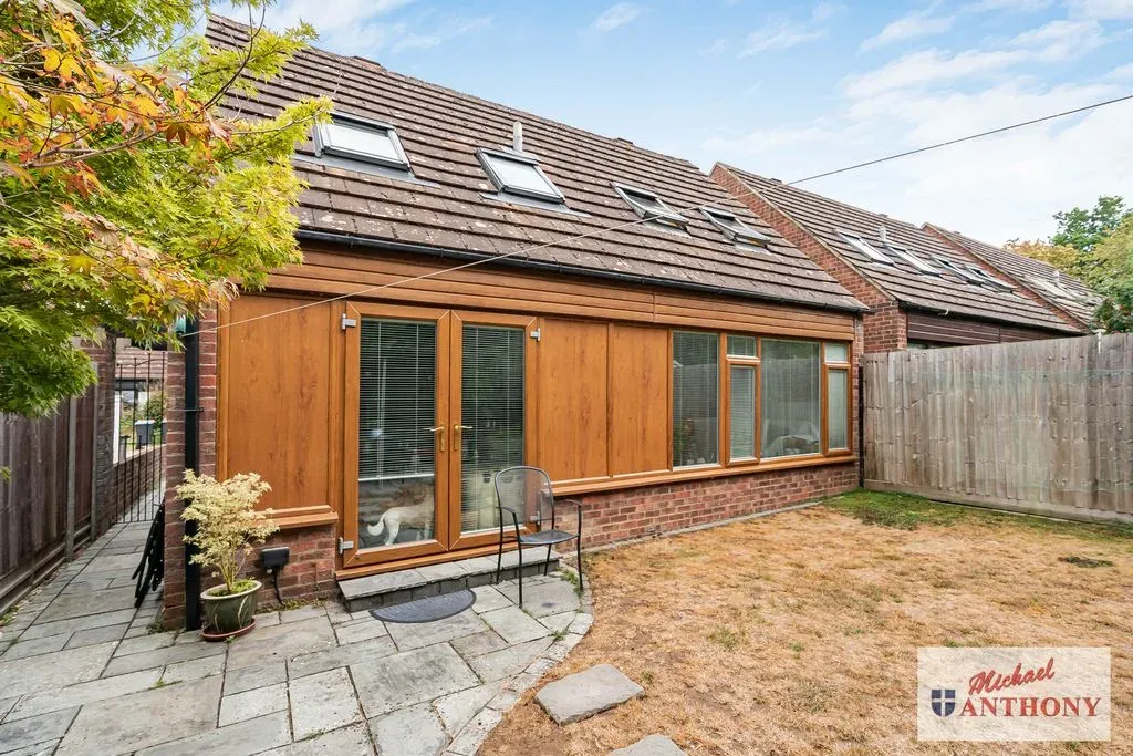 Butlers Grove, Great Linford, Milton Keynes, Buckinghamshire, MK14 5DT, photo 11