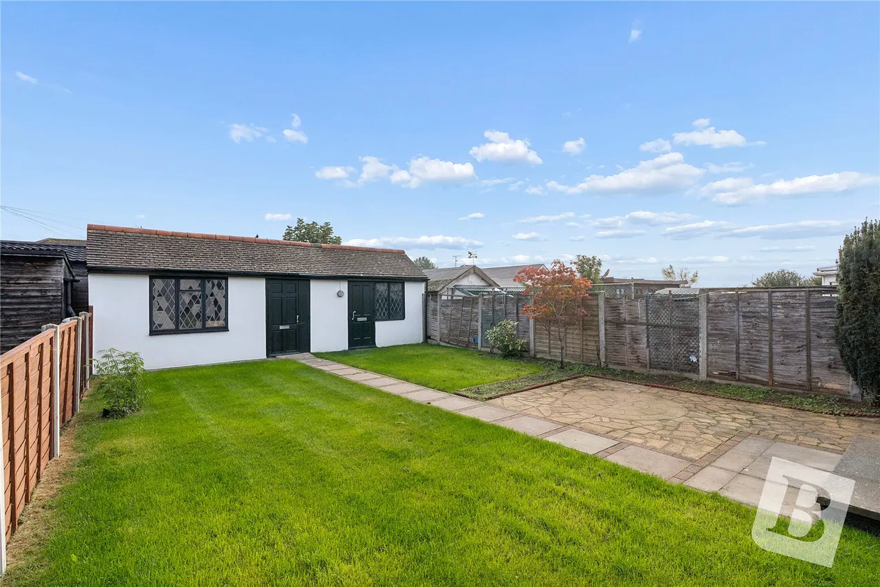 Elmtree Road, Vange, SS16, photo 10
