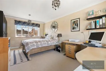 Winchelsey Rise, South Croydon, photo 8
