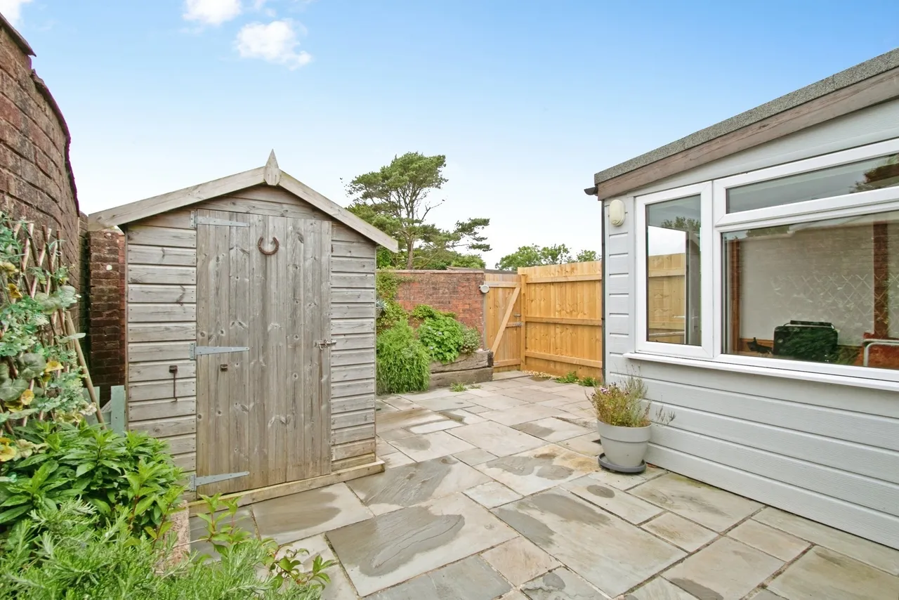 Ellen Close, Mount Hawke, TR4, photo 13