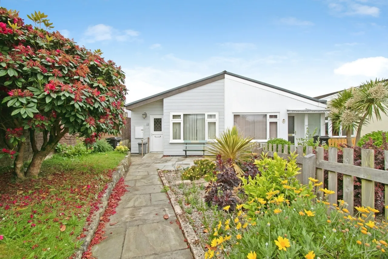 Ellen Close, Mount Hawke, TR4, photo 2