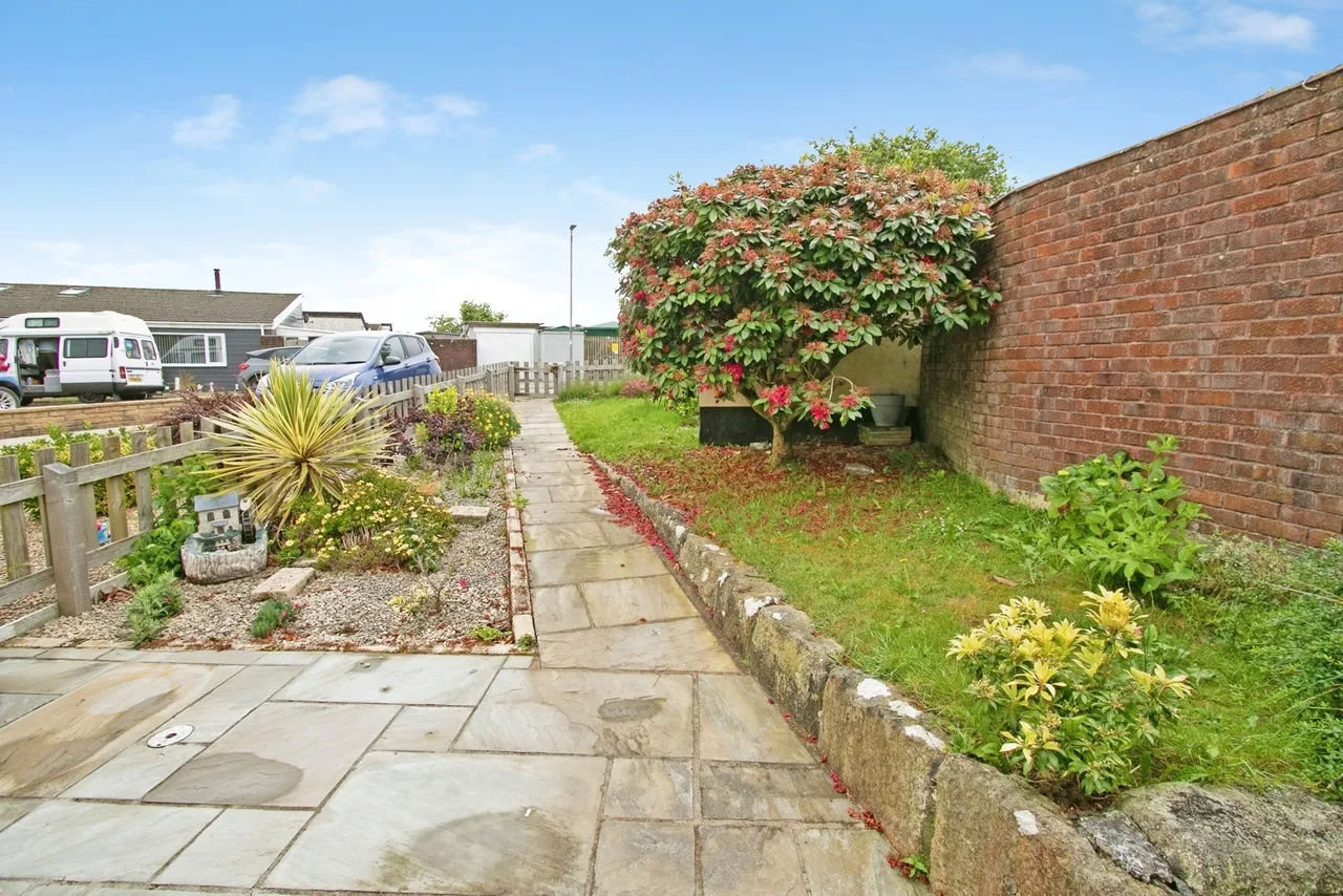 Ellen Close, Mount Hawke, TR4, photo 16