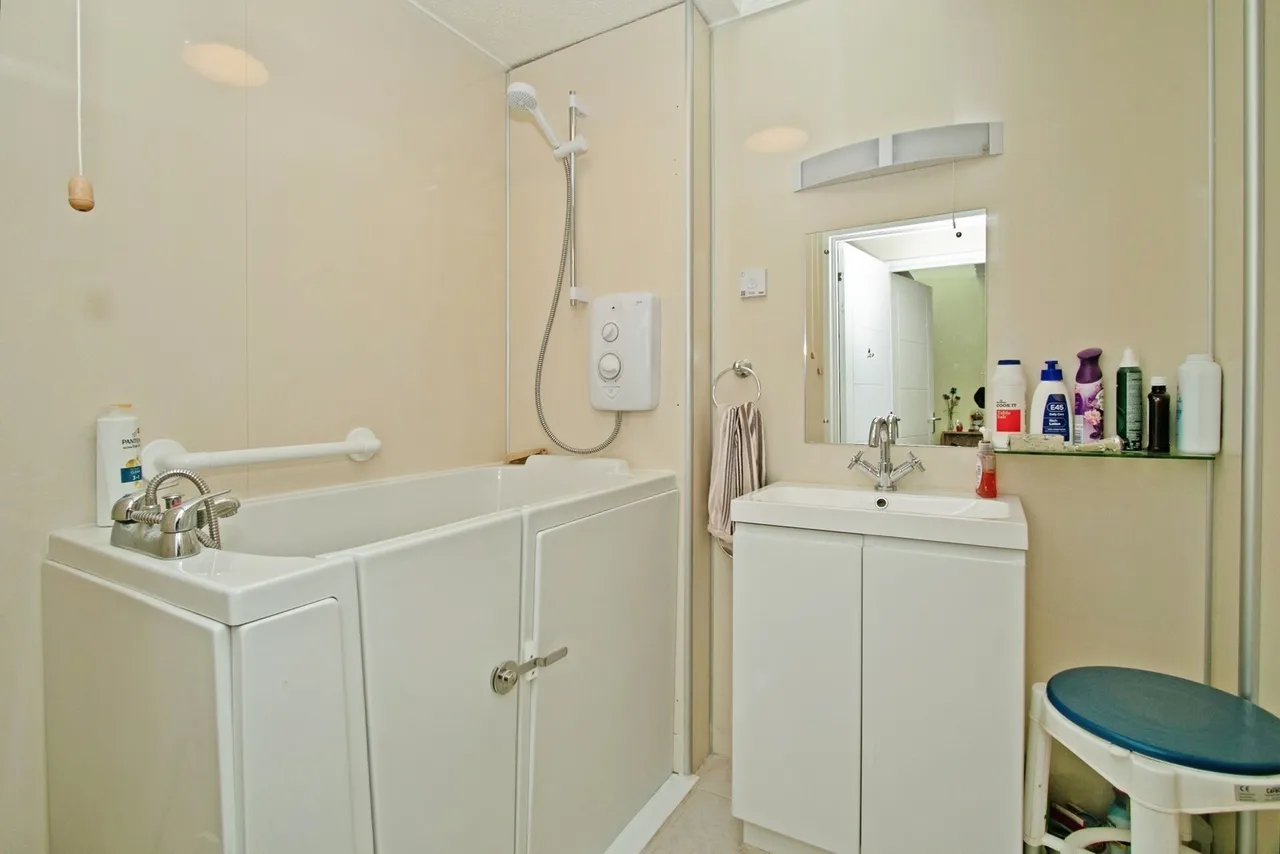 Ellen Close, Mount Hawke, TR4, photo 11