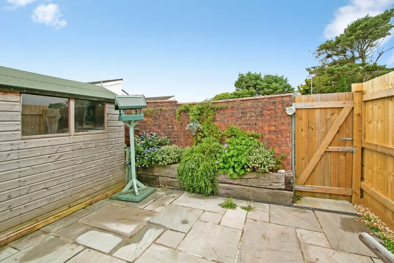 Ellen Close, Mount Hawke, TR4, photo 14
