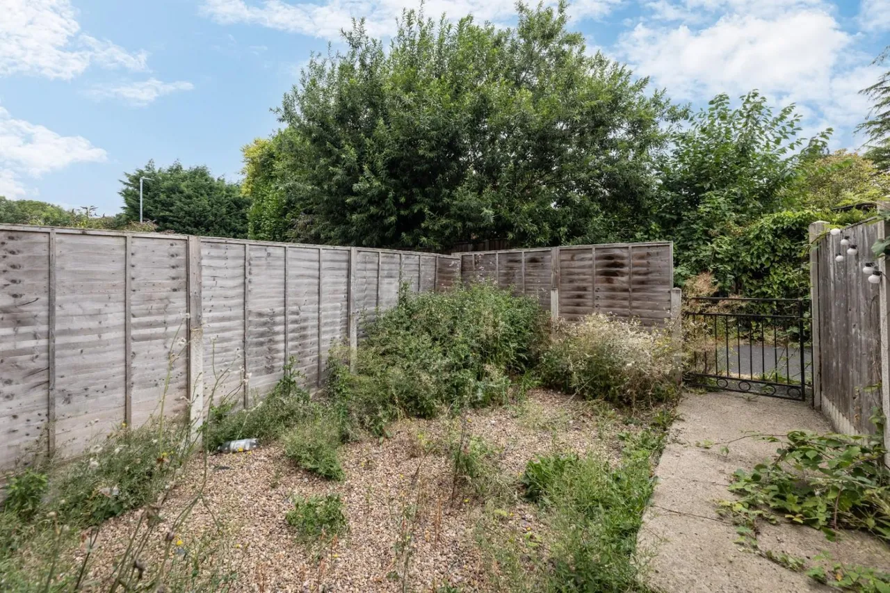 Hollin Hurst, Allerton Bywater, WF10, photo 15