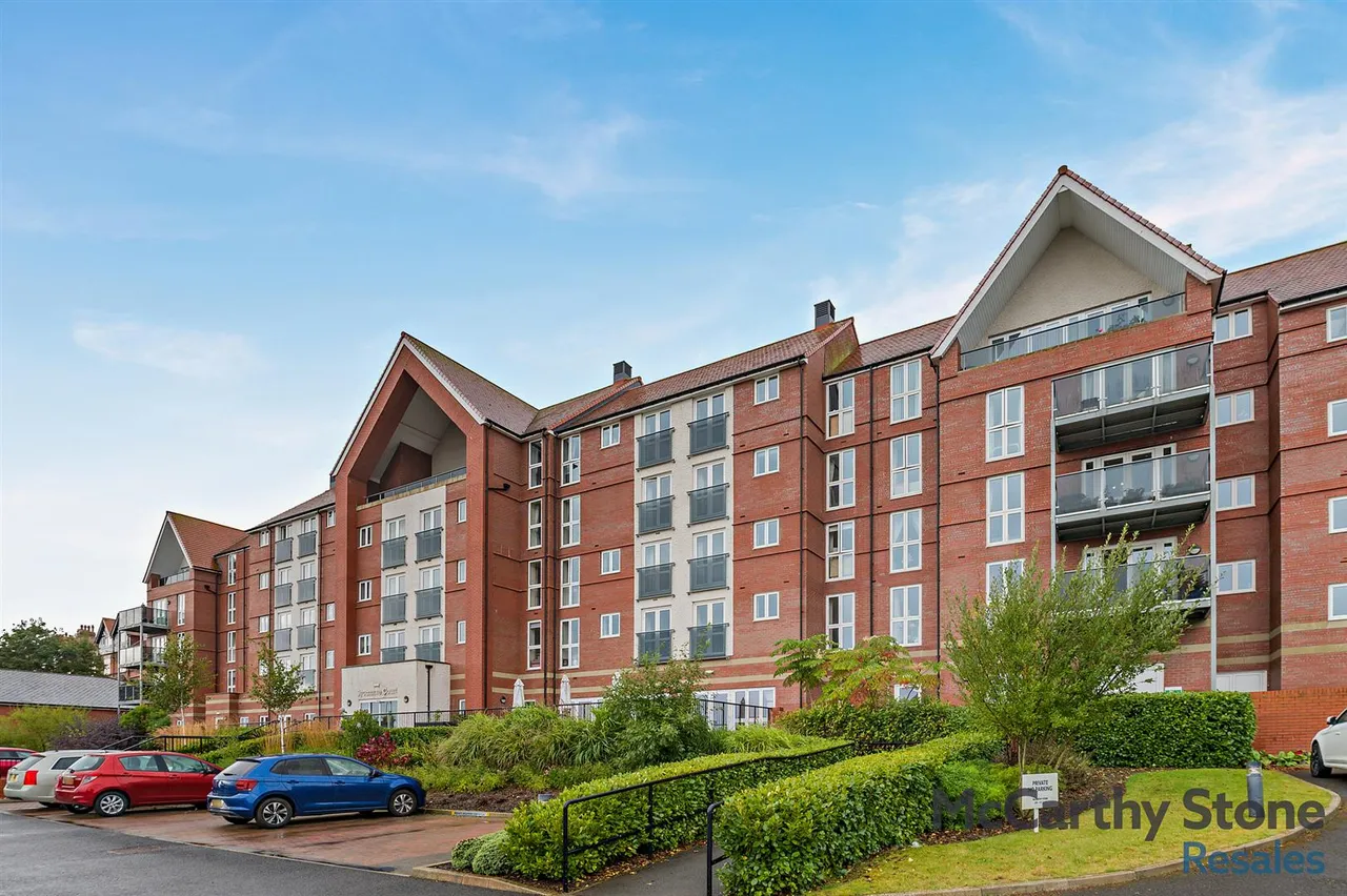 1 bed flat for sale, Filey Road, Scarborough, YO11