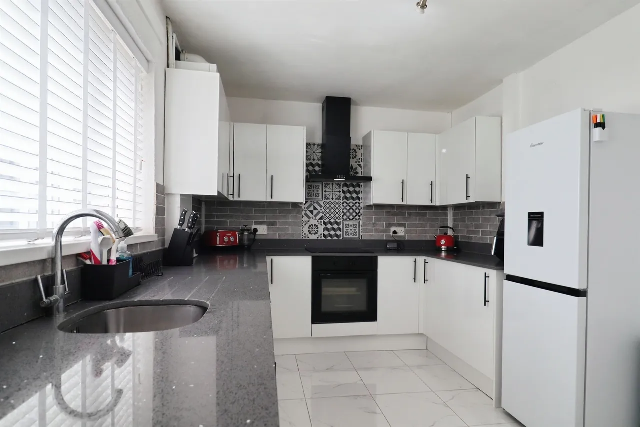 Redbrink Crescent, Barry, CF62, photo 2