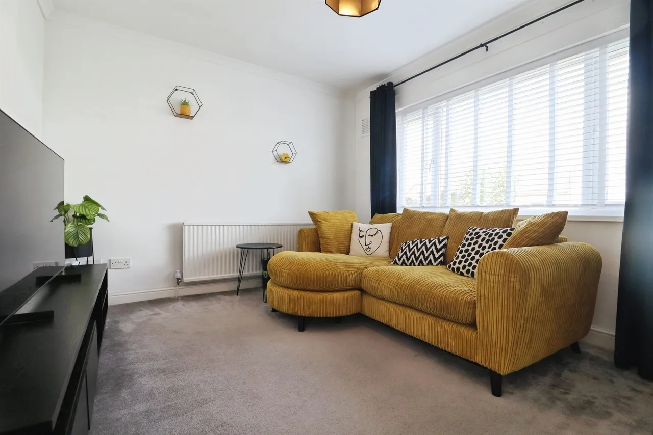 Redbrink Crescent, Barry, CF62, photo 5