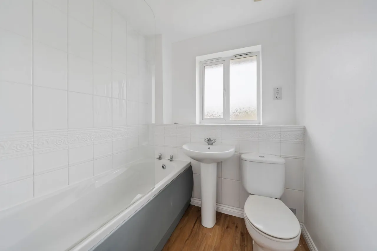 Crystal Close, Platt Bridge, WN2, photo 4