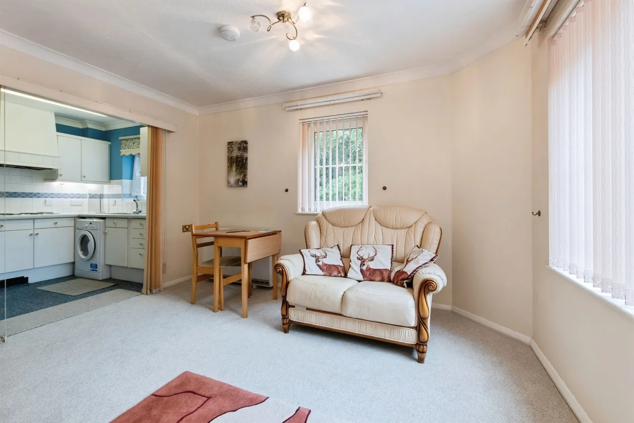 Poole Road, BOURNEMOUTH, photo 3