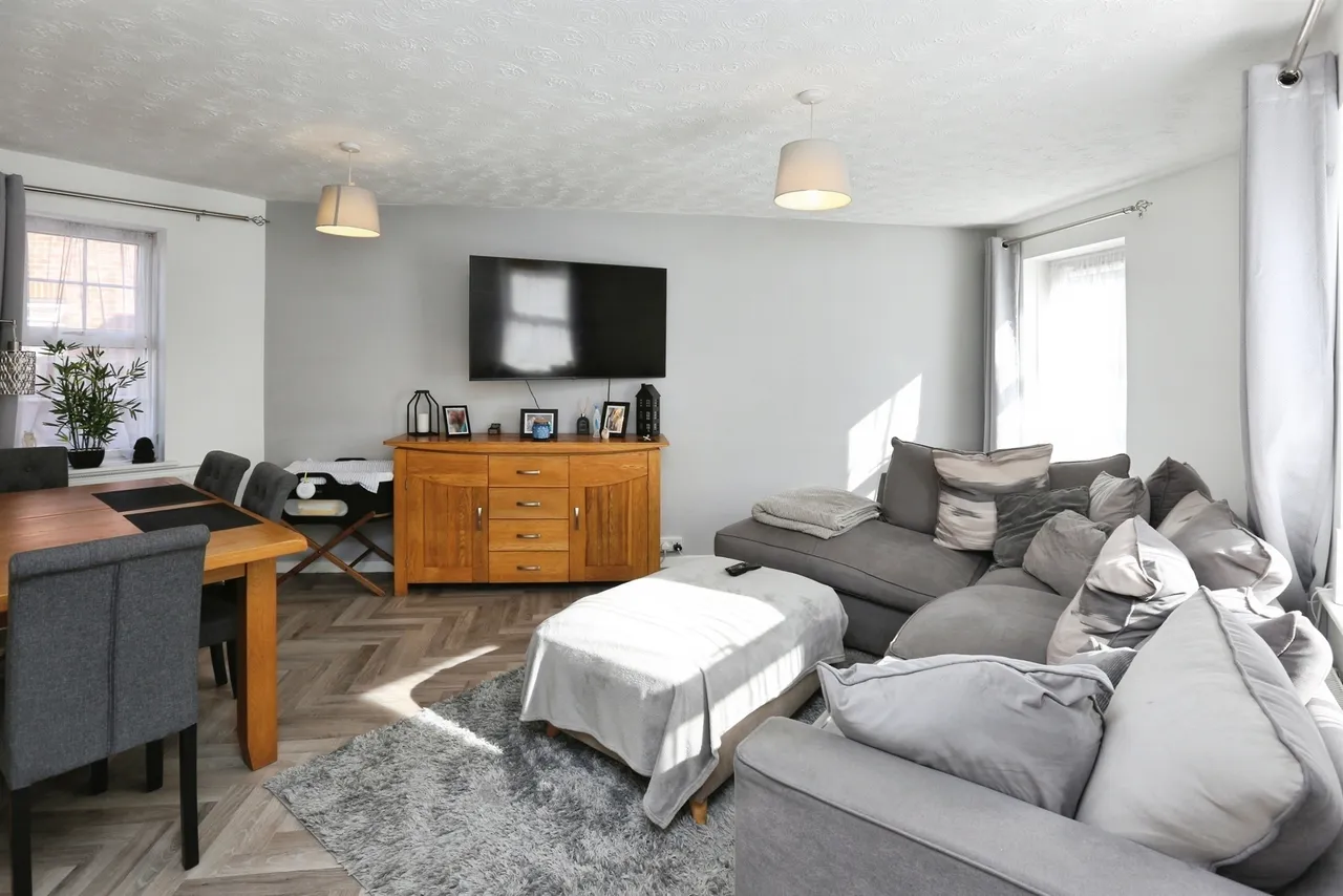 St. Anns Crescent, Gosport, PO12, photo 3
