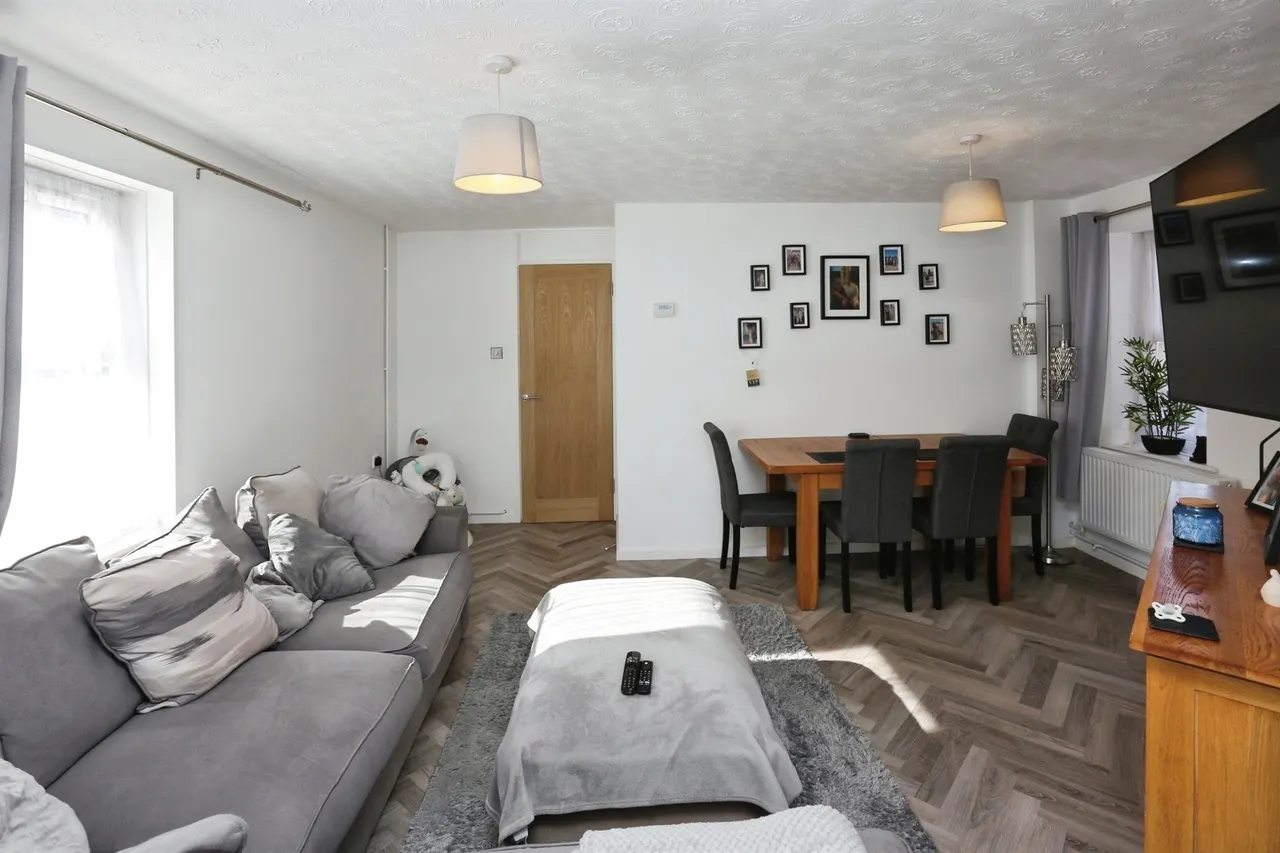 St. Anns Crescent, Gosport, PO12, photo 5