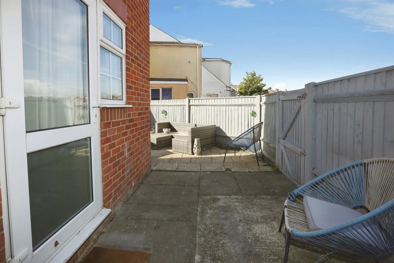 St. Anns Crescent, Gosport, PO12, photo 11