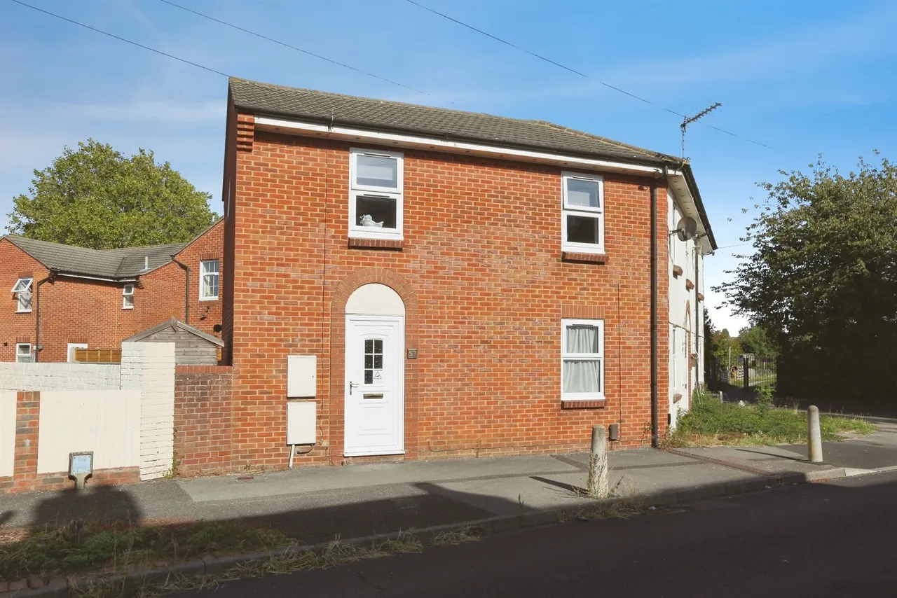 3 bed house for sale, St. Anns Crescent, Gosport, PO12
