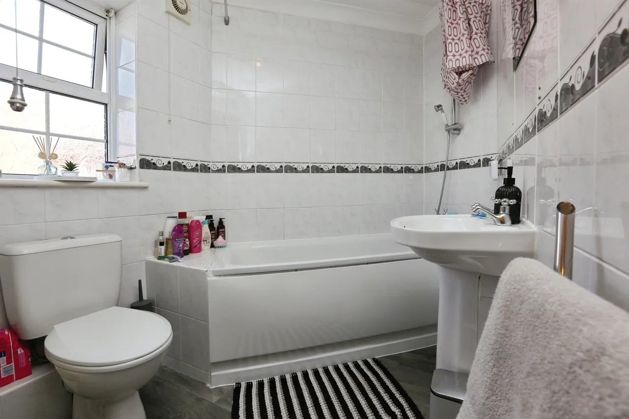St. Anns Crescent, Gosport, PO12, photo 9