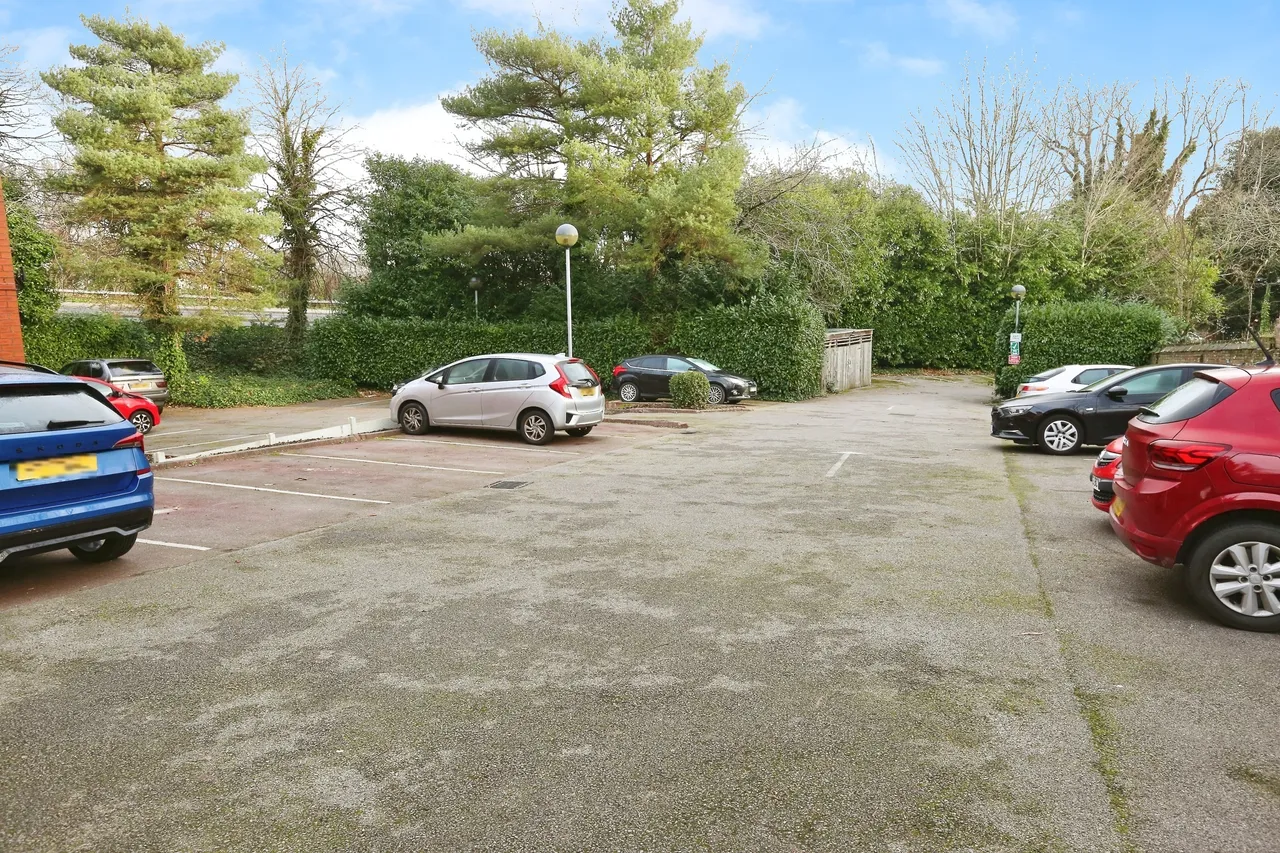Wickham Road, Fareham, PO16, photo 14