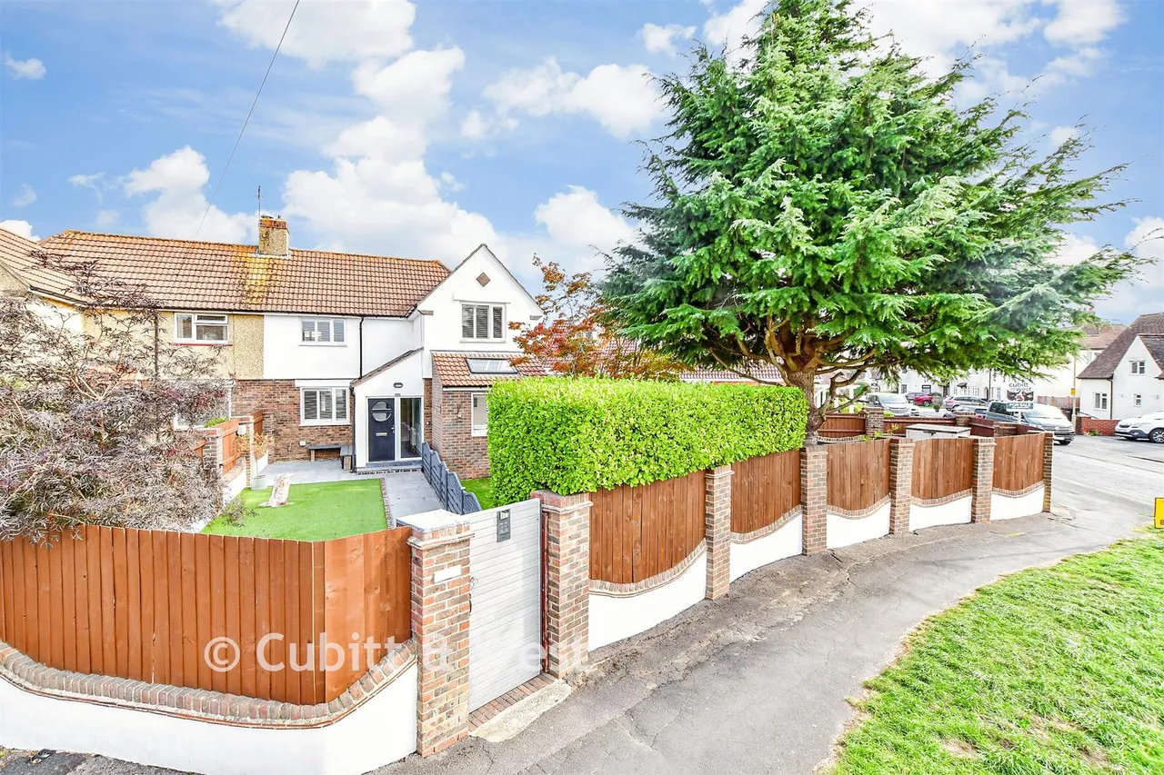3 bed house for sale, Boundary Way, Havant, PO9