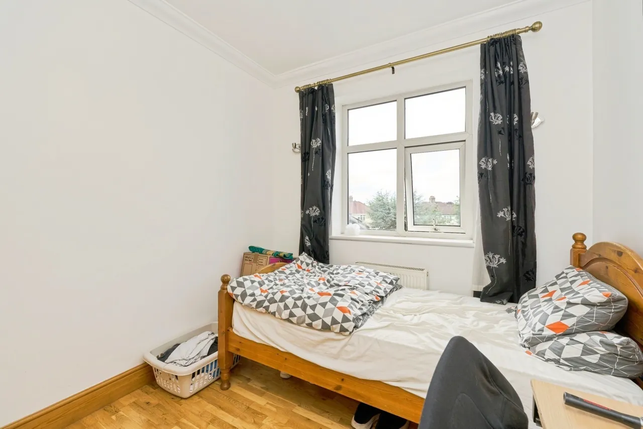 Tolworth Rise North, Surbiton, KT5, photo 11