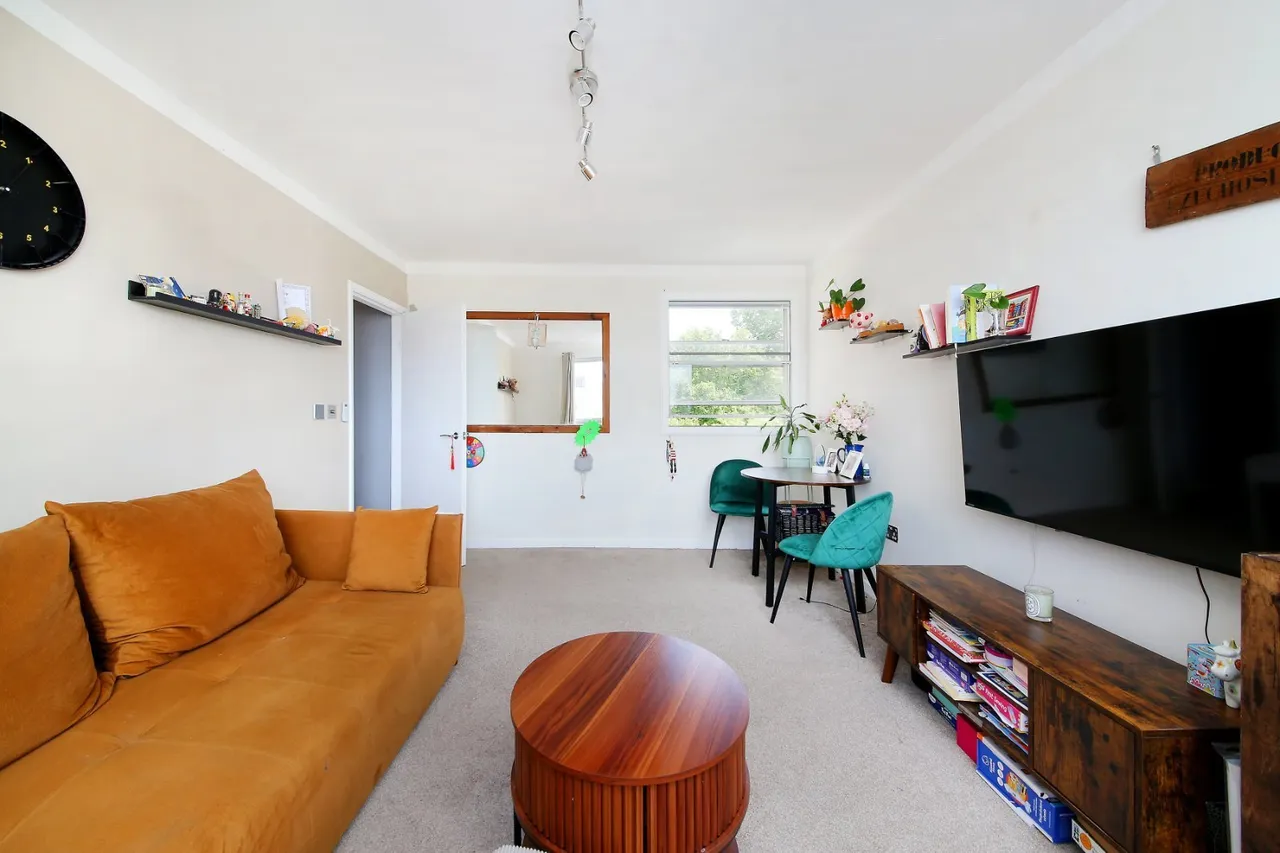 Parkgate Road, London, SW11, photo 9