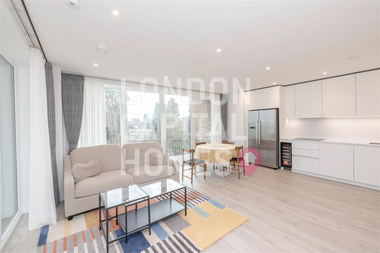 3 bed flat to rent, Caldon Boulevard, Wembley