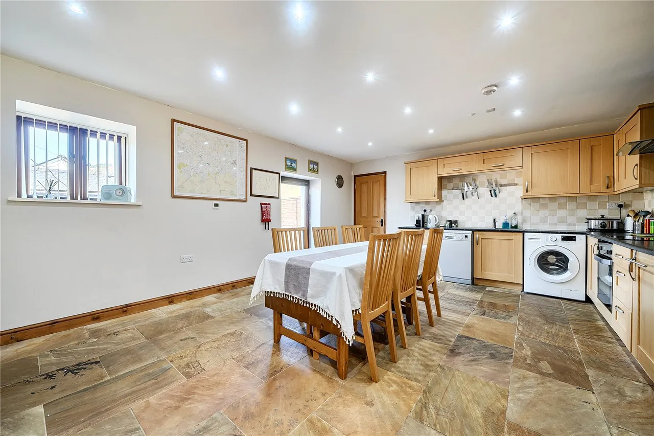 Cwmcamlais, Brecon, Powys, LD3 8TE, photo 2